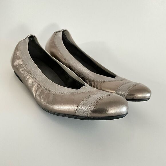 Stuart Weitzman Patent Leather Two-tone Ballet Flats Pewter 8 - Picture 12 of 12